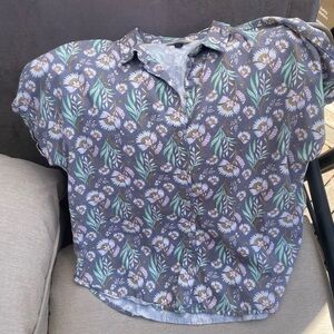 Universal Thread Gray Short Sleeve Polo Button Down